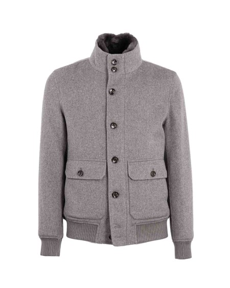 Shop GIMO'S  Bomber: Gimo's bomber.
Colletto con pelliccia.
Maniche lunghe.
Chiusura con bottoni.
Tasche a toppa.
Fondo e polsini a coste.
Composizione: 45% Lana 30% Poliestere 25% Viscosa.
Fabbricato in Italia.. U020605-003