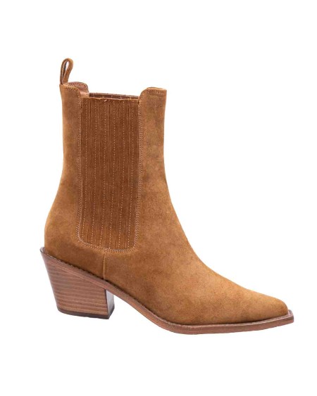 Shop LOLACRUZ  Stivaletto: Lola Cruz stivaletto "Aurel" in pelle scamosciata.
Composizione: 100% Pelle.
Fabbricato in Spagna.. 185T60BK-C