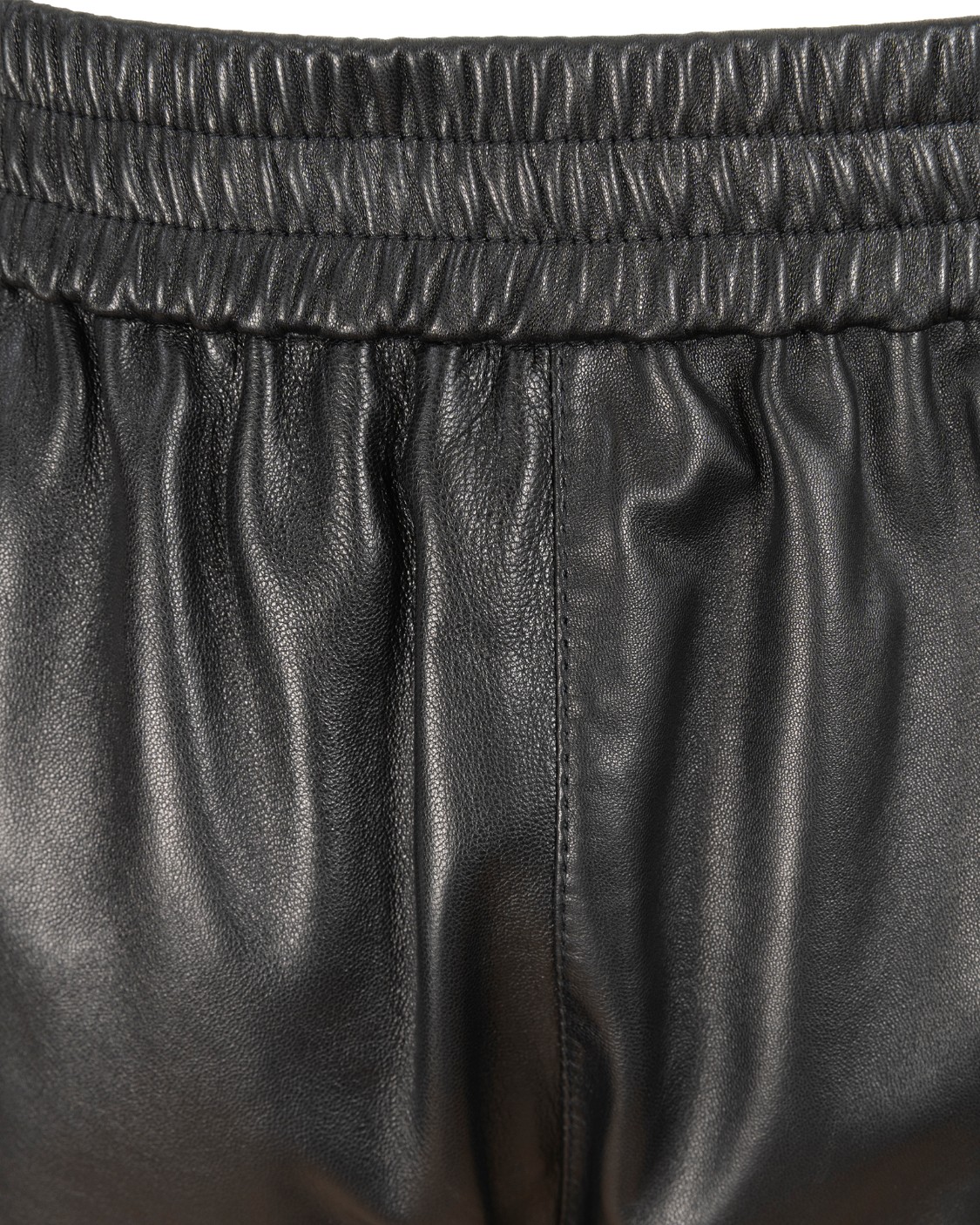 shop DROME Sales Pantalone: Drome pantalone in pelle nero.
Vita alta.
Vita con elastico.
Tasche laterali.
Composizione: 100% vera pelle.
Made in Italy.
Made in Italy.. DPD1998PD400P-800 number 39568