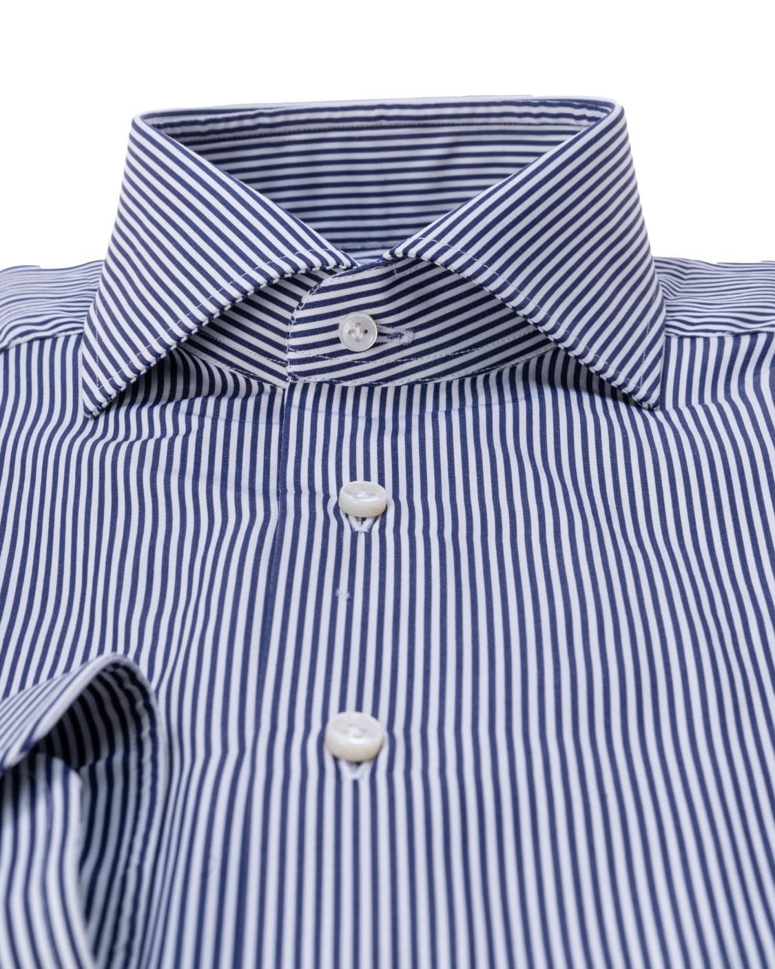 shop BARBA  Camicia: Barba camicia in cotone a righe sottili blu e bianche.
Bottoni in madre perla.
Slim fit.
Colletto alla francese.
Composizione: 100% cotone.
Fabbricato in Italia.. 30119-01 number 2535193