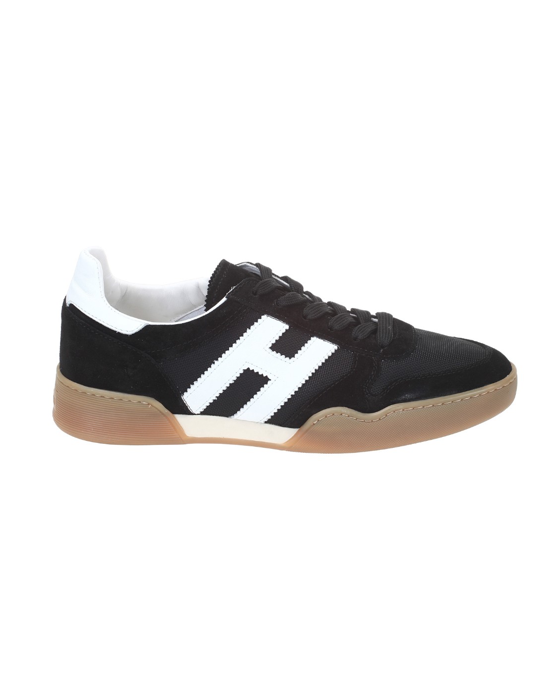 shop HOGAN  Scarpe: Hogan sneakers H357 Bianco Nero.
Tomaia in suede.
Inserti in tessuto tecnico.
H laterale e dettagli in pelle liscia.
Fussbett interno removibile 1,5 cm.
Suola in gomma.
Indicazioni di cura e mantenimento incluse.
Custodia in tessuto inclusa.
Composizione: 100% Pelle.
Fabbricato in Italia.. HXM3570AC40QH6-0002 number 2529697