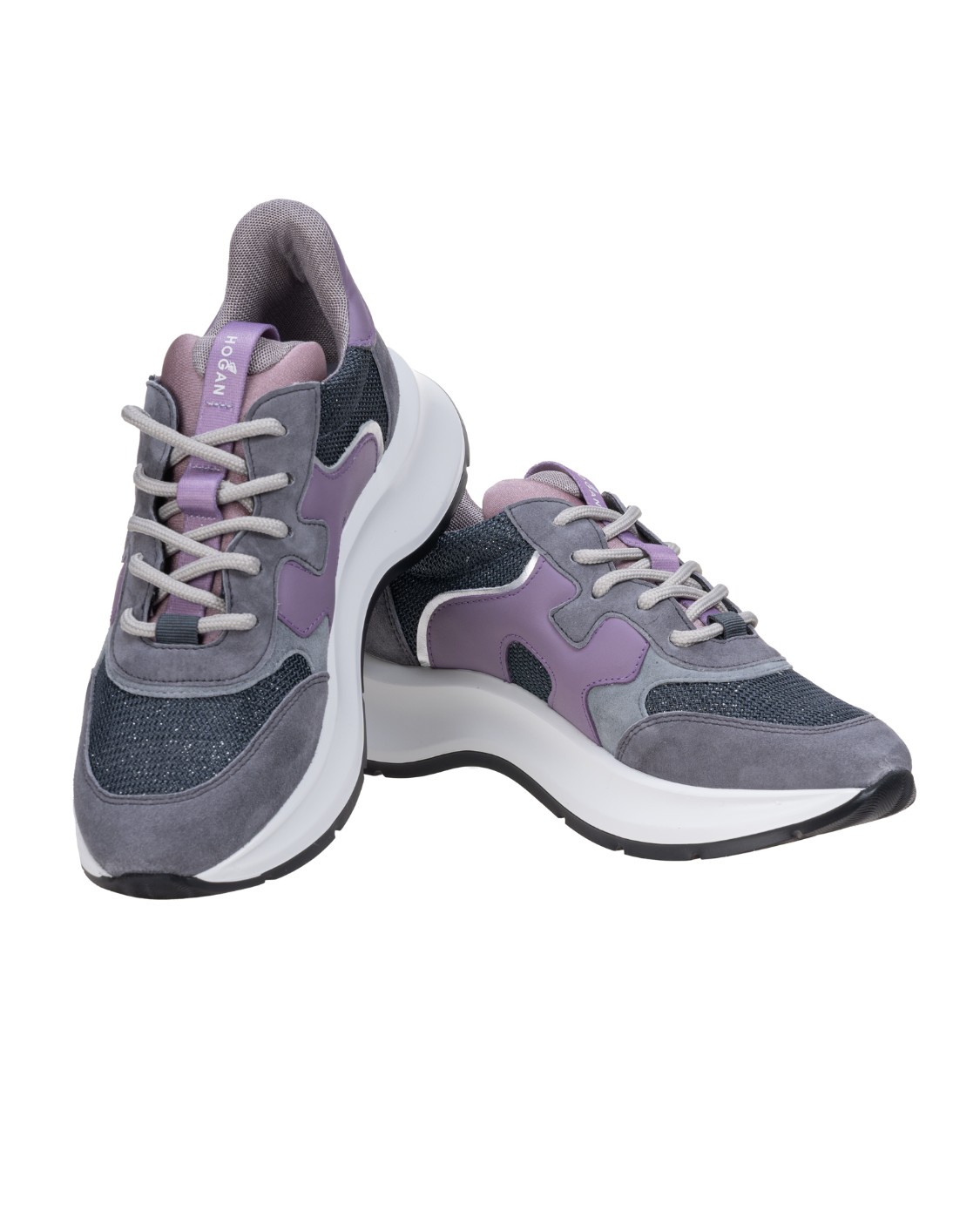 shop HOGAN Saldi Scarpe: Hogan sneakers H585 grigia e viola.
Tomaia in pelle scamosciata.
Inserti in tessuto tecnico shiny.
Dettagli in pelle liscia e metallizzata.
H laterale ondulata in pelle liscia.
Fussbett in memory foam 5 mm.
Suola in gomma extralight.
Altezza totale 5,5 cm.
Custodia in tessuto inclusa.
Made in Italy.. HXW5850EK803HX-0YAZ number 5796009