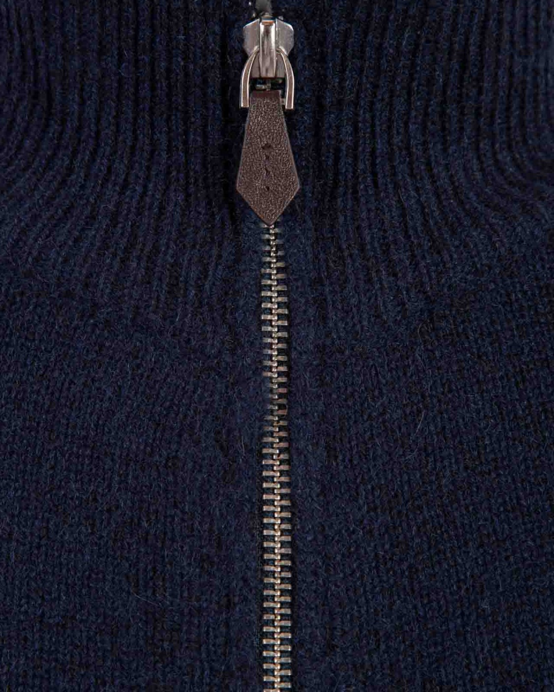 shop CORTECCI  Cardigan: Cortecci cardigan blu in cashmere.
Colletto.
Maniche lunghe.
Chiusura con zip con doppio cursore.
Tasche laterali.
Vestibilità regolare.
Composizione: 100% Cashmere.
Fabbricato in Italia.. 47034-6055 number 1964964
