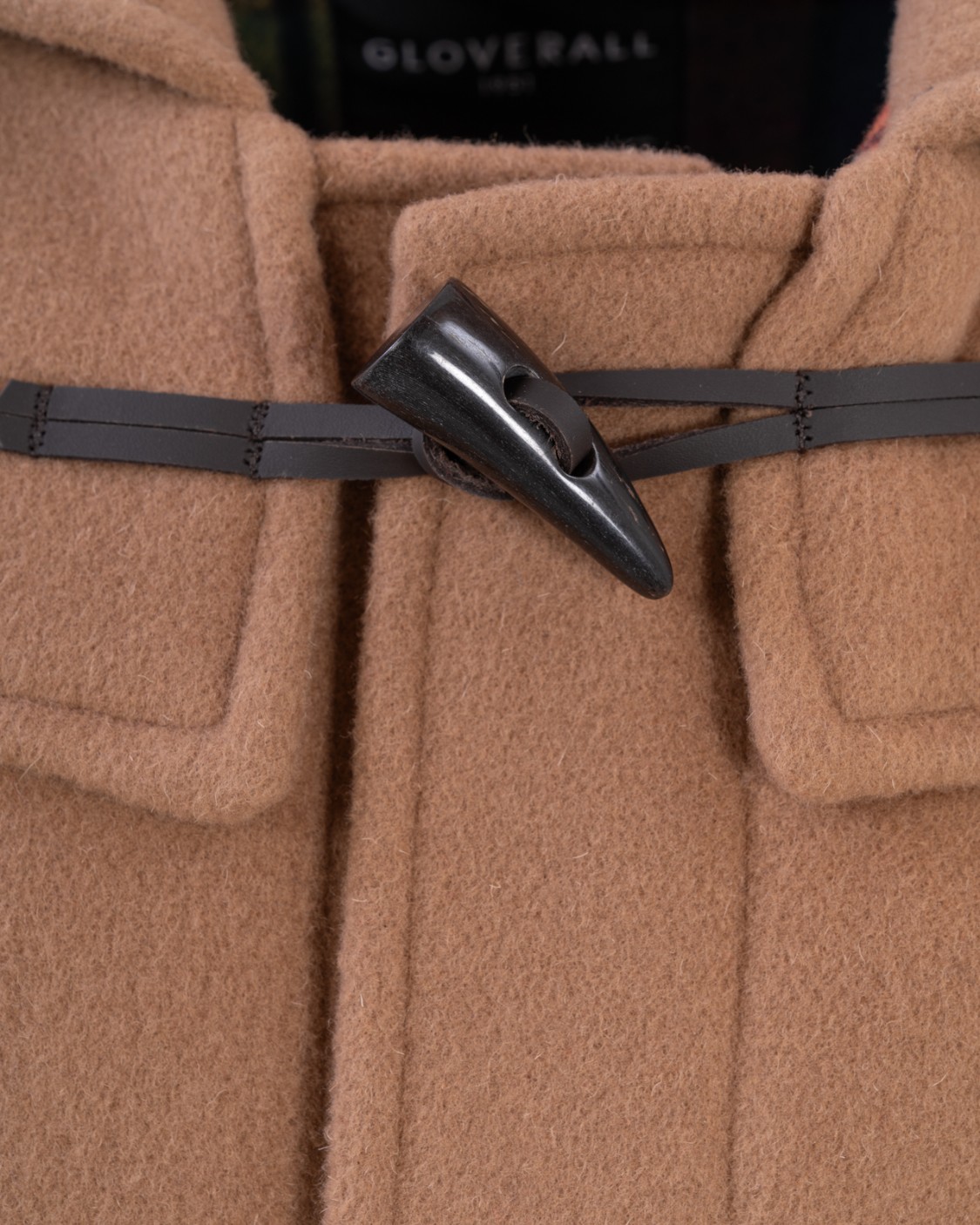 shop GLOVERALL  Montgomery: Gloverall montgomery in lana.
Cappuccio.
Chiusura con alamari.
Maniche lunghe.
Tasche applicate.
Composizione: 80% Lana 20% Poliammide.
Fabbricato in Inghilterra.. MC3251-CABU number 7183550