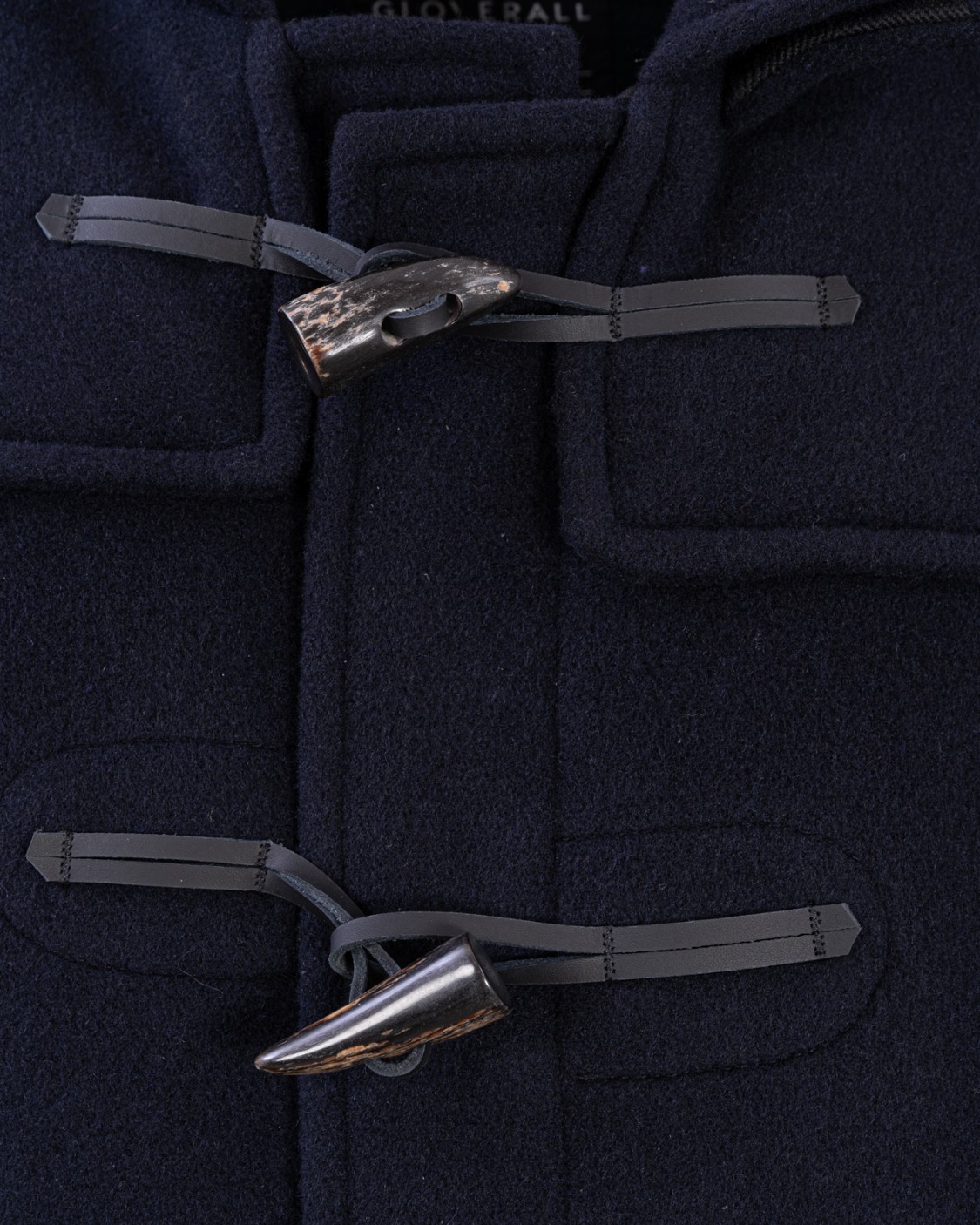 shop GLOVERALL Sales Montgomery: Gloverall montgomery in lana.
Cappuccio.
Chiusura con alamari.
Maniche lunghe.
Tasche laterali.
Composizione: 80% Lana 20% Poliammide.
Fabbricato in Inghilterra.. MC3512-NABL number 8300600
