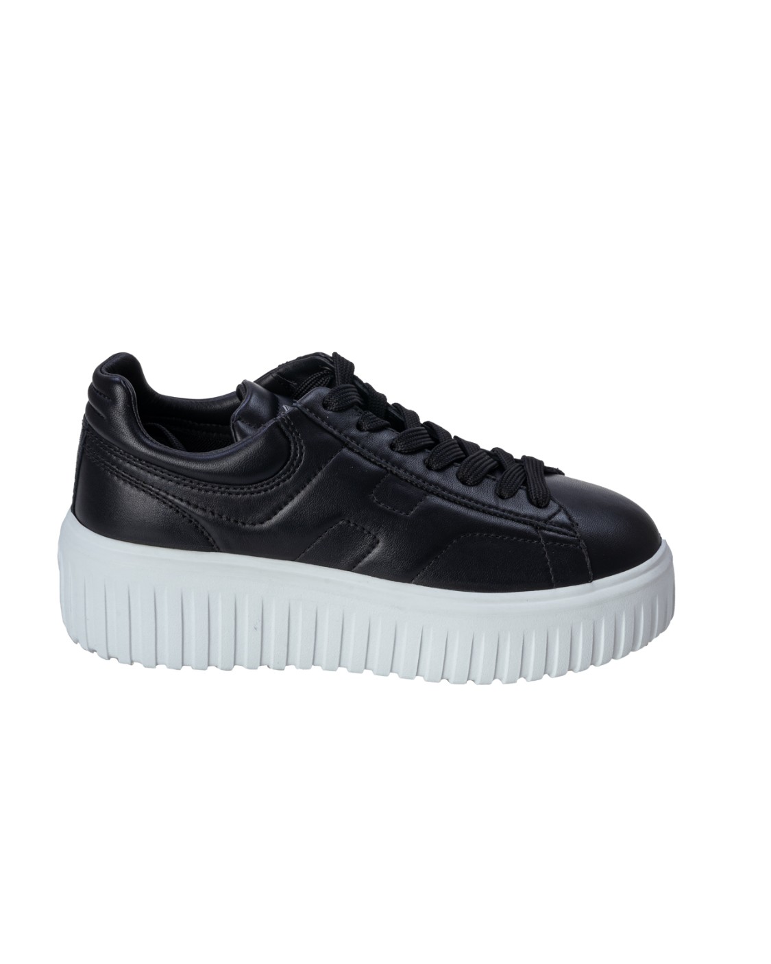 shop HOGAN Sales Scarpa: Hogan sneakers Hogan H-Stripes Nero.
Tomaia in nappa.
Inserti in pelle lucida.
H laterale.
Fussbett in memory foam 8 mm.
Suola in EVA.
Altezza totale 5,8 cm.
Indicazioni di cura e mantenimento incluse.
Custodia in tessuto inclusa.
Include un paio di lacci aggiuntivi.
Fabbricato in Italia.. HXW6450FC60LE9-B999 number 8735507