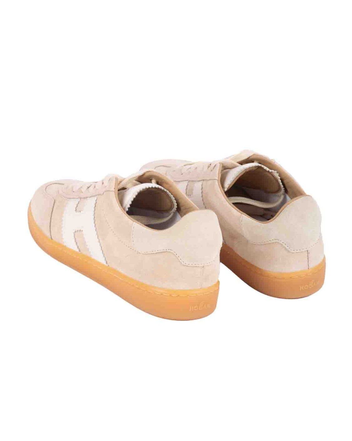 shop HOGAN Saldi Scarpa: Hogan sneakers Hogan Cool.
Tomaia in pelle scamosciata.
H laterale e dettagli in nappa.
Fussbett in memory foam 5 mm.
Suola a cassetta in gomma (TPU).
Altezza totale 3,2 cm.
Indicazioni di cura e mantenimento incluse.
Custodia in tessuto inclusa.
Include un paio di lacci aggiuntivi.
Composizione: 100% Pelle.
Fabbricato in Italia.. HXW6470FB60PJQ-0ESK number 7823287
