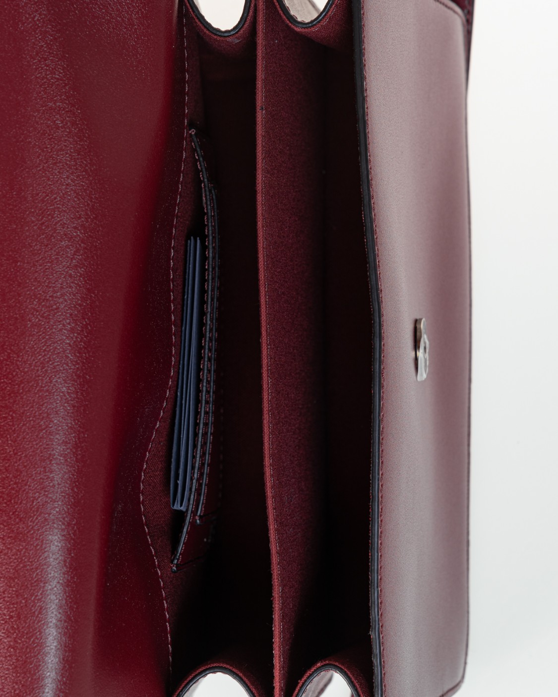 shop HOGAN  Tracolla: Hogan borsa a Tracolla Hogan H-Bag.
Articolo realizzato in pelle liscia.
Fibbia H con logo Hogan.
Chiusura con patta e bottone magnetico.
Interno a due scomparti.
Taschina interna.
Dimensioni: 23,5 x 15 x 10,5 cm.
Manico removibile, tracolla regolabile e removibile.
Indicazioni di cura e mantenimento incluse.
Custodia in tessuto inclusa.
Composizione: 100% Pelle.
Fabbricato in Italia.. KBW01MN6101S79-R600 number 8268817
