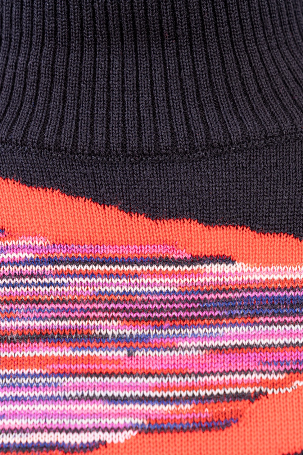 shop MISSONI Saldi Pull: Missoni lupetto lavorato a maglia.
Maglia leggera.
Collo alto.
Maniche lunghe.
Composizione: 100% Lana.
Fabbricato in Italia.. DS23WN0BBK025Q-SM91C number 1784199