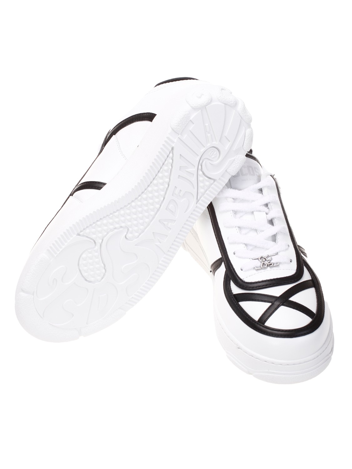 shop GCDS Saldi Sneakers: GCDS sneakers in finta pelle.
La tomaia presenta profili a contrasto di colore.
Suola in gomma.
Logo GCDS in metallo.
Lacci tono su tono.
Suola: 100% gomma
Made in Italy.. SS22M460040-01 number 6065128