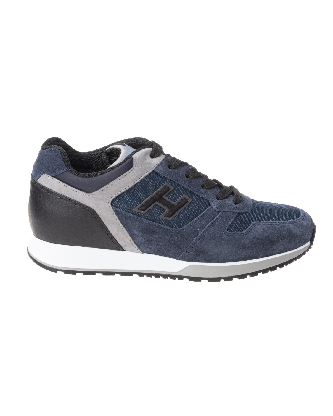 shop HOGAN Saldi Sneakers: Hogan sneakers H321.
Tomaia in suede.
Inserti in tessuto tecnico.
Dettagli in pelle e nabuk.
H laterale a rilievo.
Suola in EVA extra light.
Custodia in tessuto inclusa.
Fabbricato in Italia.. HXM3210Y860QYO-840U number 5226776