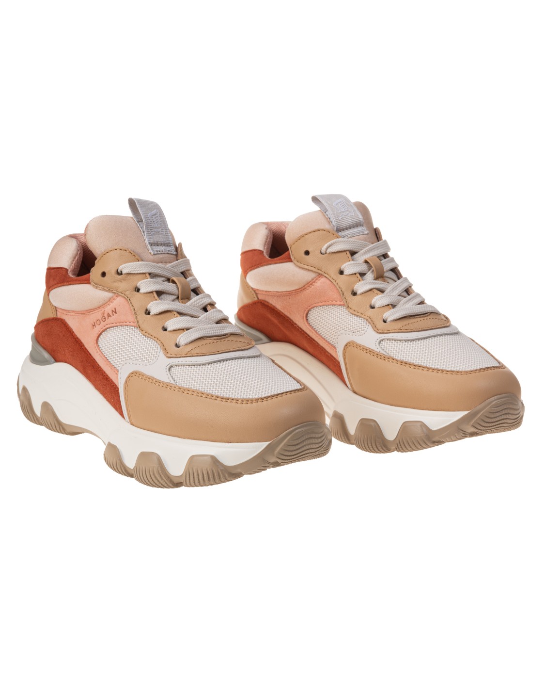shop HOGAN Saldi Sneakers: Hogan Hyperactive nei colori cuoio, rosso e beige.
Tomaia in suede.
Inserti in tessuto tecnico.
Dettagli in pelle liscia e tessuto effetto scuba.
Logo Hogan impresso sul lato.
Fussbett in memory foam.
Suola in gomma.
Altezza totale 6,2 cm.
Custodia in tessuto inclusa.
Made in Italy.. HXW5400DG60QZD-0MR6CUOIO/ROSSO number 8285409
