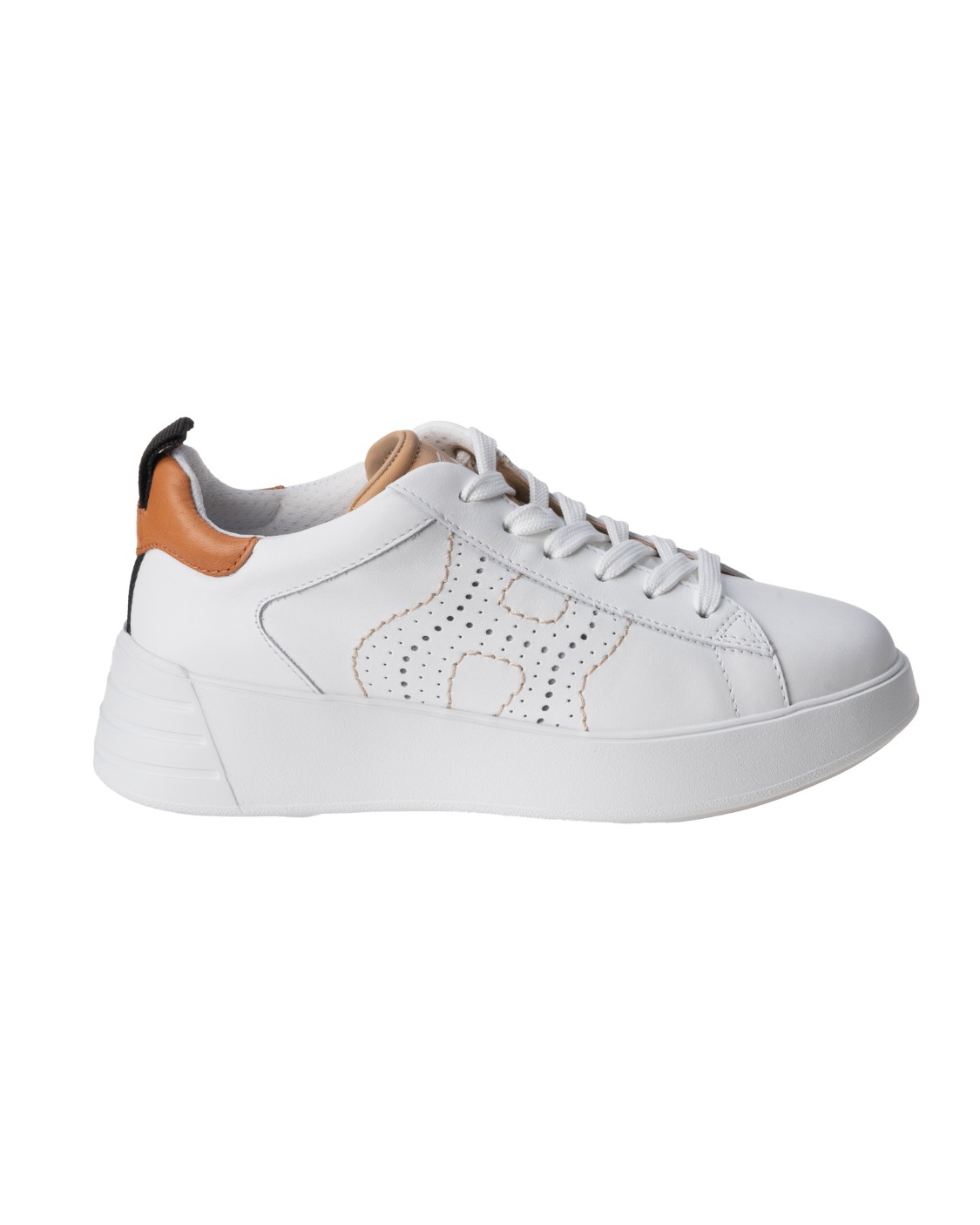 shop HOGAN Saldi Sneakers: Hogan sneakers Rebel bianca e marrone.
Tomaia in pelle.
H laterale con forature e impunture a filo grosso.
Loop in gros grain sul retro.
Fussbett in memory foam.
Suola in gomma.
Altezza percepita 5 cm.
Indicazioni di cura e mantenimento incluse.
Custodia in tessuto inclusa.
Composizione: 100% pelle.
Made in Italy.. HXW5620EA10R6H-0UA6BIANCO/CUOIO number 2889335