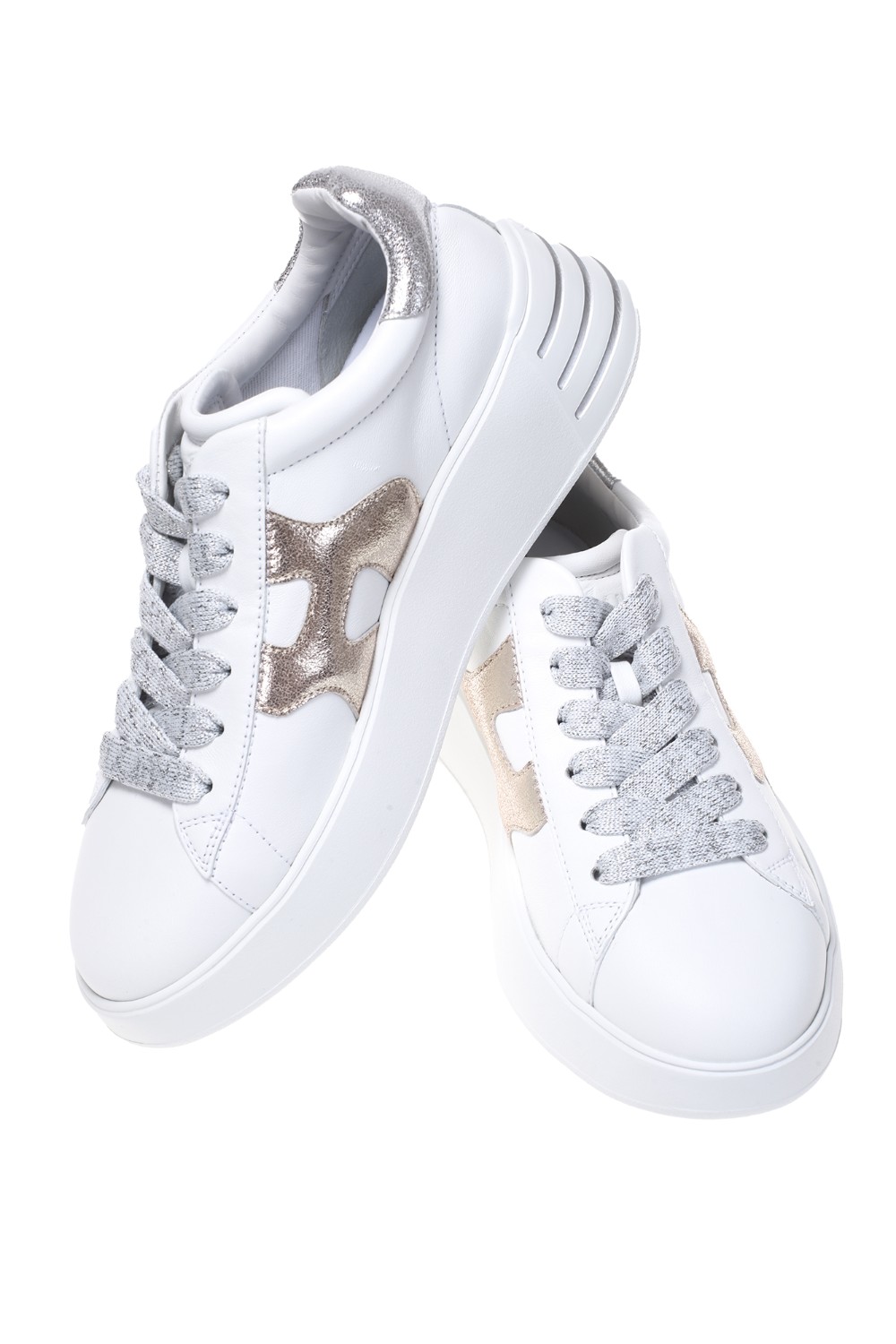 shop HOGAN Saldi Sneakers: Hogan sneakers Rebel Argento Oro.
Tomaia in nappa.
H laterale e dettagli in pelle laminata effetto mosso.
Fussbett in memory foam.
Suola in gomma.
Altezza percepita 5 cm.
Indicazioni di cura e mantenimento incluse.
Custodia in tessuto inclusa.
Composizione: 100% pelle.
Made in Italy.. HXW5640DN60QYJ-108CBIANCO/ORO number 8288743