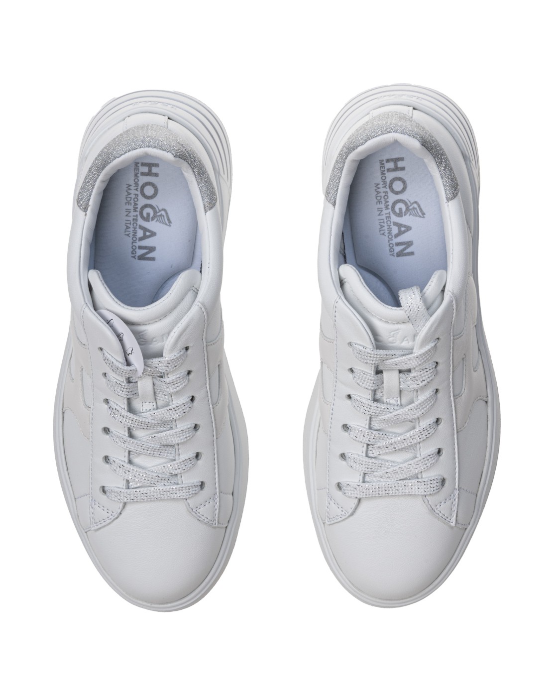 shop HOGAN Sales Sneakers: Hogan sneakers Rebel.
Tomaia in nappa.
H laterale e dettagli in pelle laminata effetto mosso.
Fussbett in memory foam.
Suola in gomma.
Altezza percepita 5 cm.
Indicazioni di cura e mantenimento incluse.
Custodia in tessuto inclusa.
Composizione: 100% Pelle.
Fabbricato in Italia.. HXW5640DN60QYQ-0351BIANCO/ARGENTO number 7378365