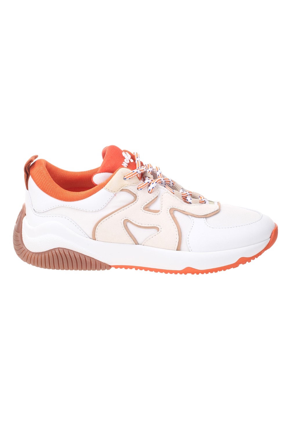 shop HOGAN Saldi Sneakers: Hogan sneakers H597 nei colori avorio, bianco e arancio.
Tomaia in pelle liscia.
Inserti in tessuto tecnico.
H ondulata in suede.
Dettagli in tessuto effetto scuba e nappa.
Fussbett in memory foam.
Suola in gomma.
Custodia in tessuto inclusa.
Composizione: 100% pelle.
Fabbricato in Italia.. HXW5970EA90R7M-0MRP number 1825087