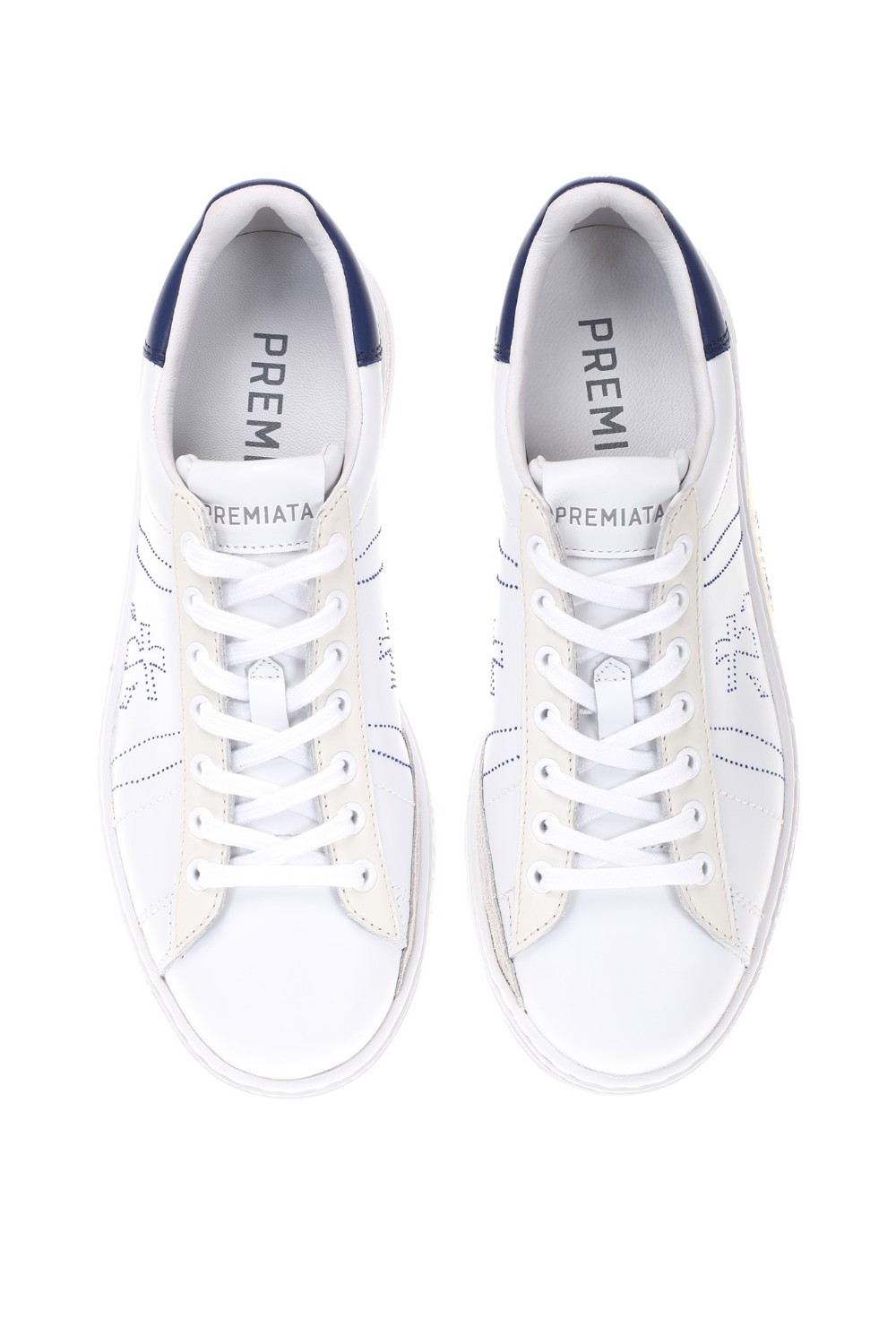 shop PREMIATA Saldi Scarpe: Premiata sneakers Russell in pelle di vitello.
Altezza suola 3 cm.
Dettaglio centrale PREMIATA.
Logo Premiata traforato.
Applicazione sul tallone a contrasto.
Composizione: 100% pelle di vitello.
Composizione suola: 95% gomma 5% tpu.
Made in Vietnam.. RUSSELL-6274 number 8646445