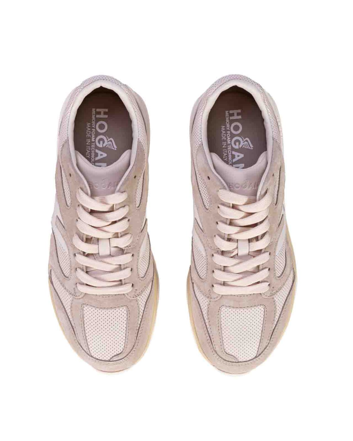 shop HOGAN Saldi Sneakers: Sneakers Hogan H665.
Tomaia in pelle scamosciata.
Inserti in pelle liscia.
Lavorazione traforata e punzonata.
H laterale.
Fussbett in memory foam.
Suola in EVA.
Costruzione Strobel.
Indicazioni di cura e mantenimento incluse.
Custodia in tessuto inclusa.
Include un paio di lacci aggiuntivi.
Fabbricato in Italia.. HXM6650FJ10QBL-0RR9 number 9073611